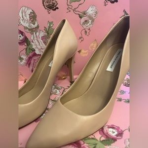 saks fifth avenue 4inch high heals.